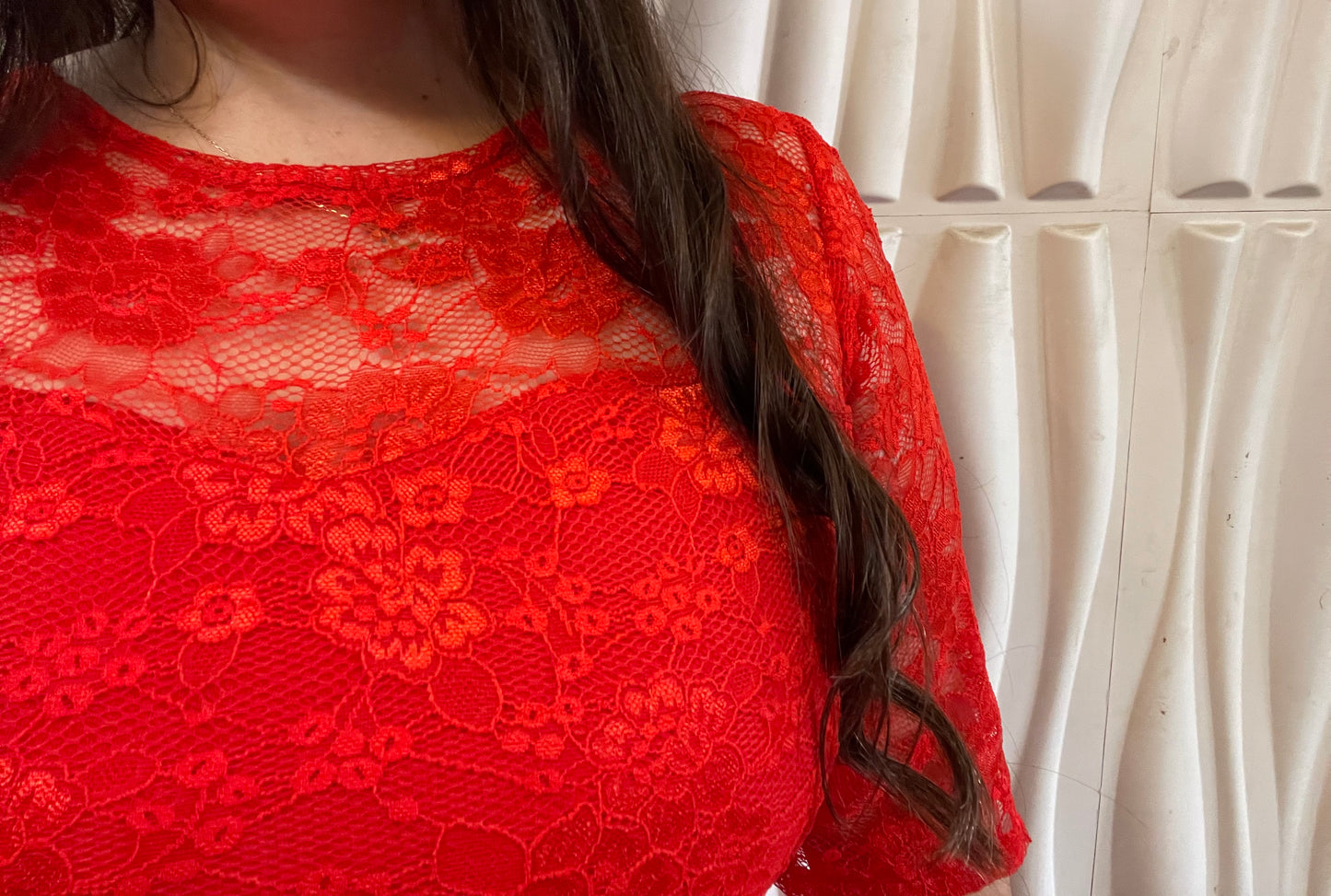 Conjunto Vestido Camell + tapado Adalet rojo